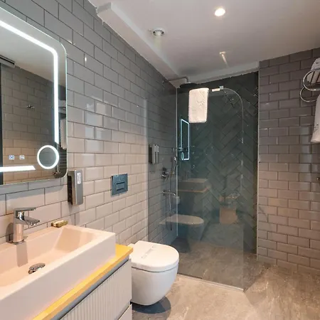 Qui Hotel&spa Отель