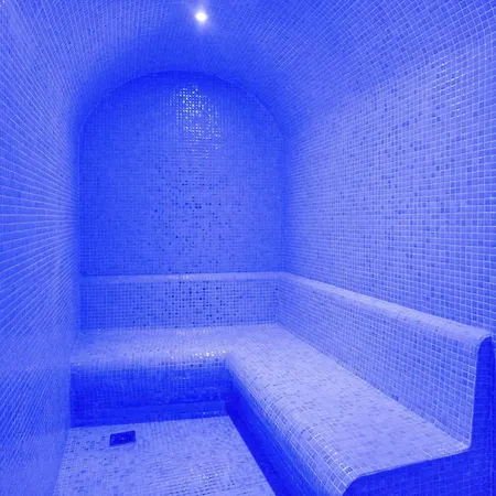 Qui Hotel&spa Отель